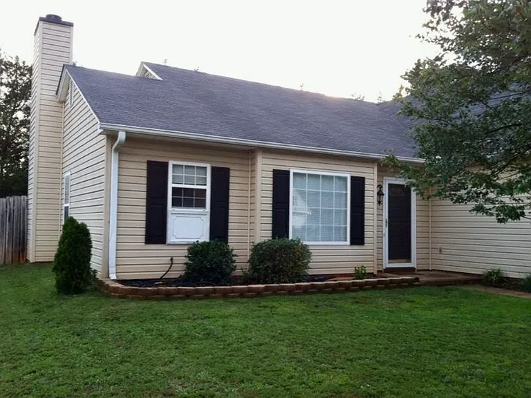 17 Hazeltine Ct — Photo 2