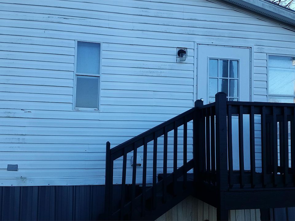 2nd image of 54 Crest Rd