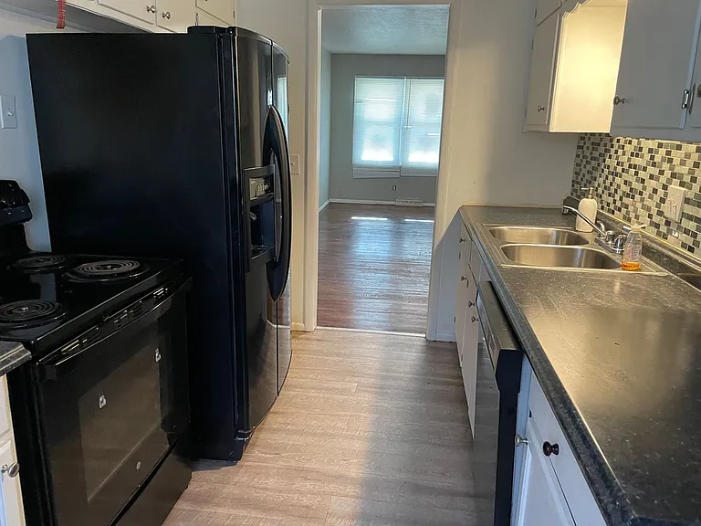 6204 E Orme Ave — Photo 2