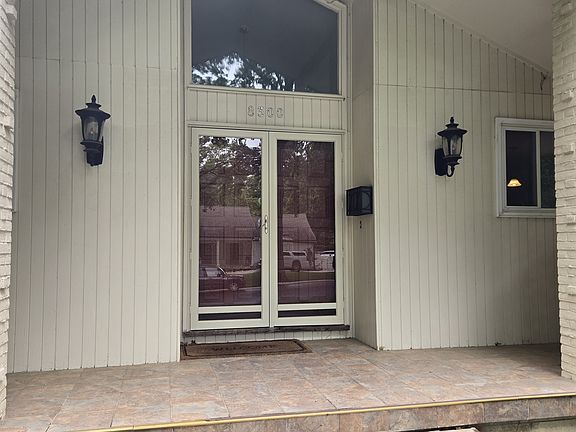 5th image of 8300 Rosewood Dr