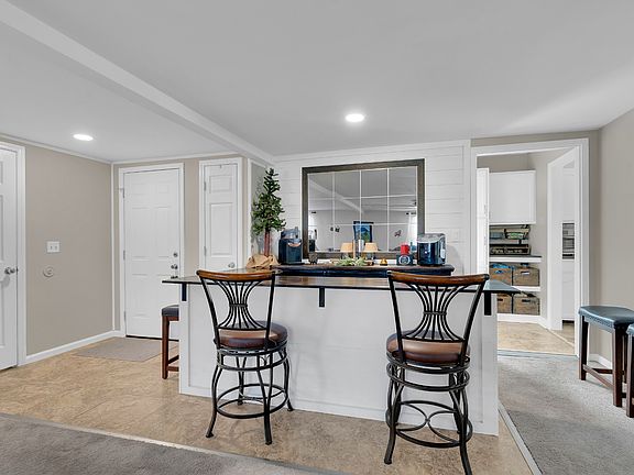 4th image of 112 Breckenridge Rd