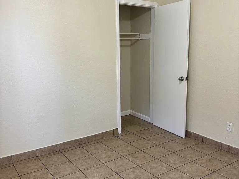 113 W Century Blvd #2 — Photo 9