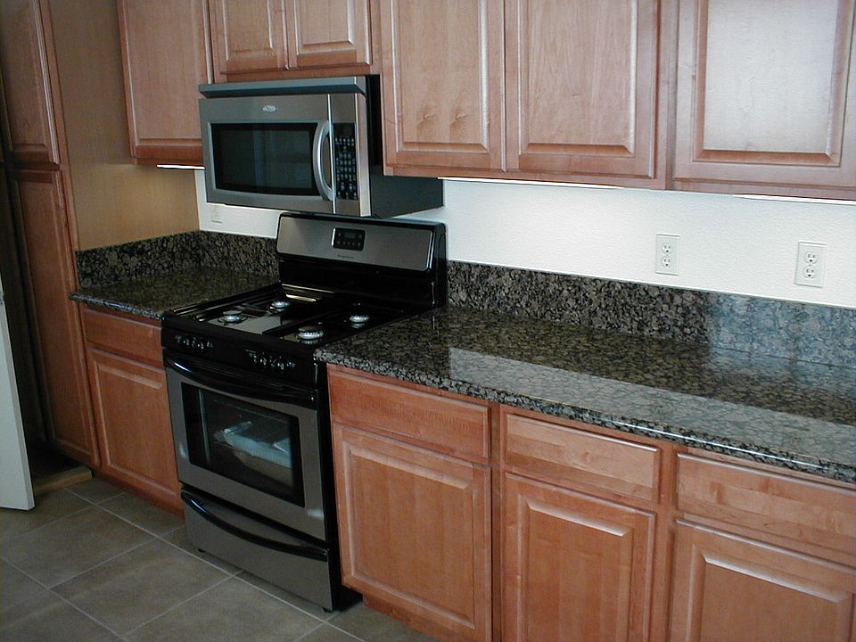 2nd image of 805 E George St