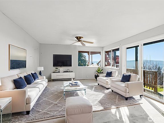 3rd image of 585 Taylor Road