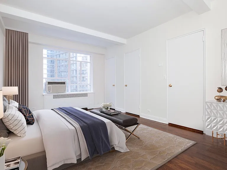 240 Central Park S #10H — Photo 6