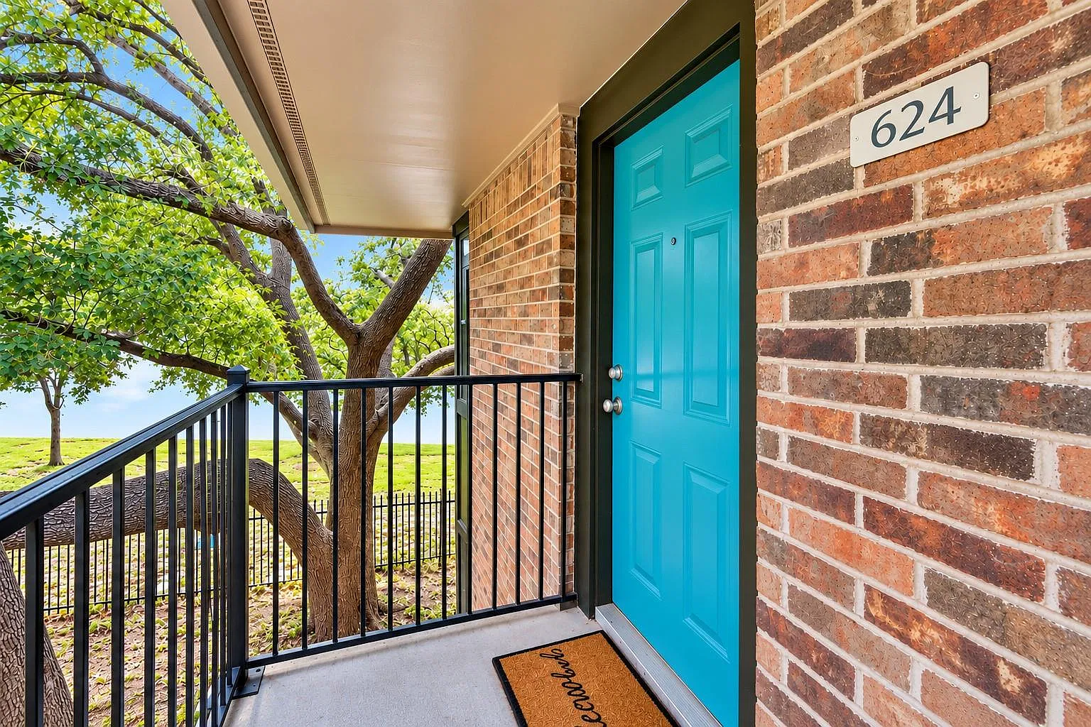 1 bed, 1.0 bath, 650 sqft, $1,095 — Photo 1