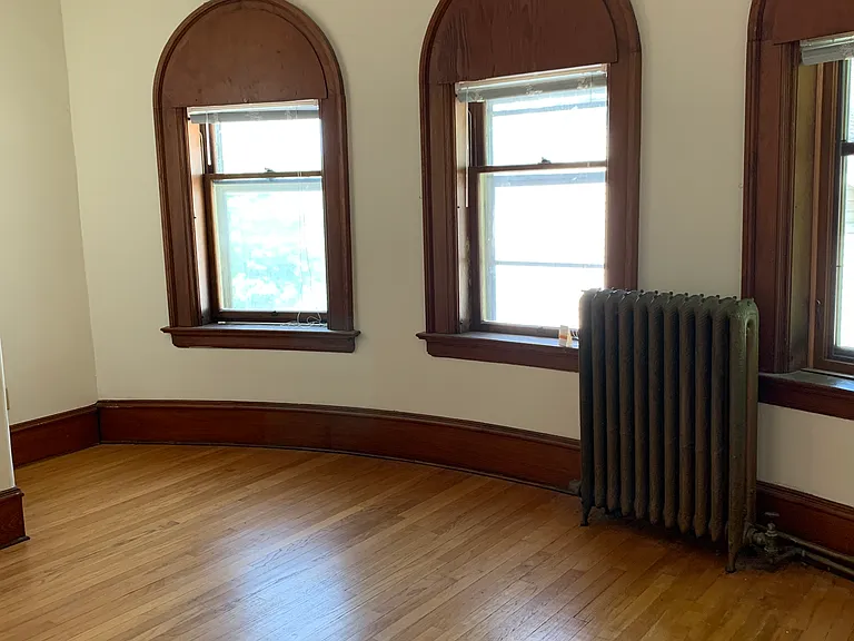 85 E Spring St #B — Photo 7