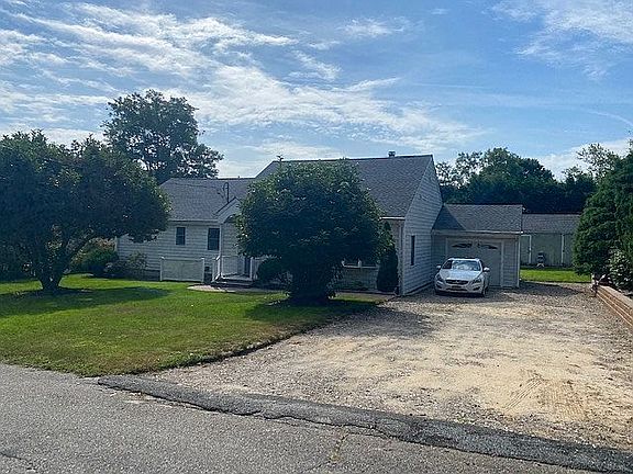 3rd image of 705 Captain Kidd Dr