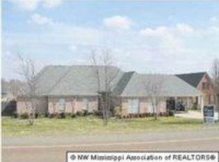 5720 Tulane Rd, Horn Lake, MS 38637