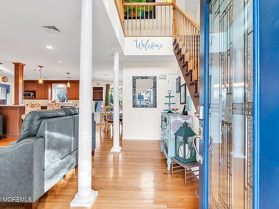 5th image of 475 Admiral Road