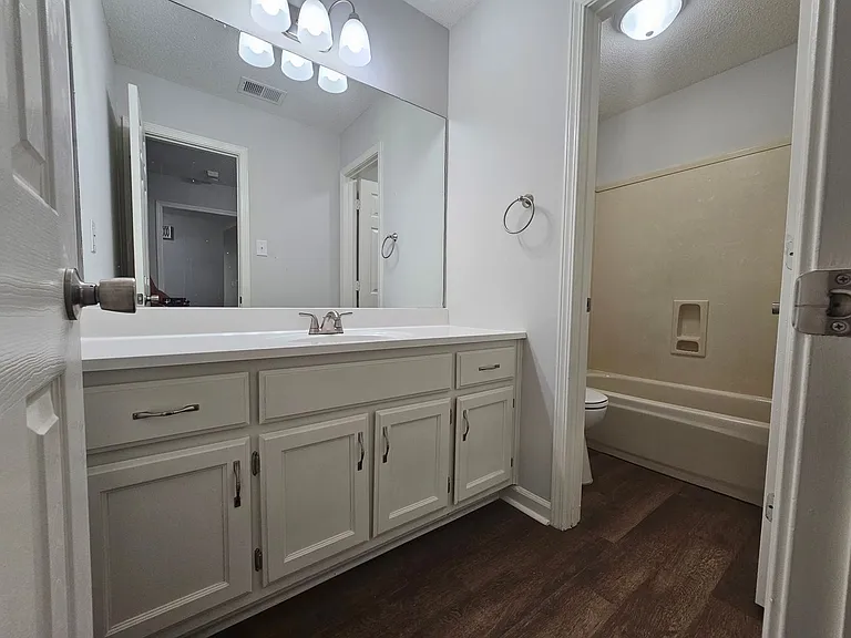 7703 Crystal Brook Cv — Photo 10
