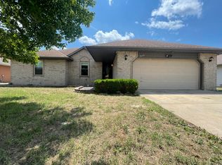 512 E Ozark Jubilee Dr, Nixa, MO 65714