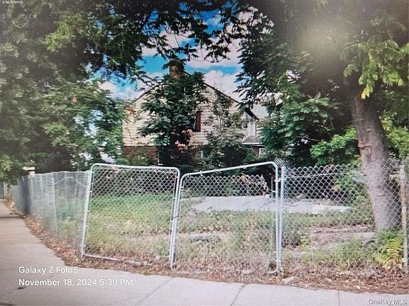 4th image of 24-31 Francis Lewis Boulevard