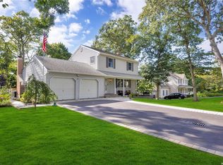 6 Jackson St, Nesconset, NY 11767