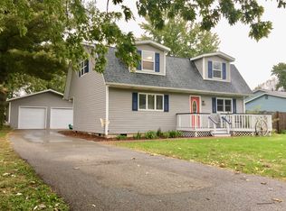 563 N Mitchell St, Braidwood, IL 60408