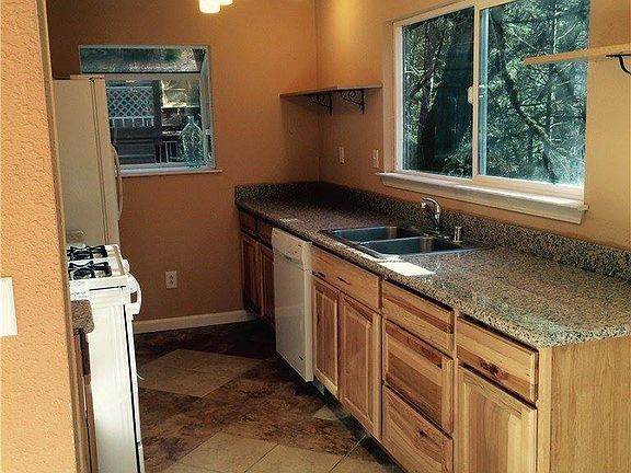 2nd image of 15825 Rainbow Dr