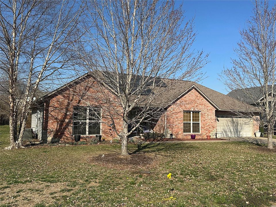 1st image of 210 Oak Creek Dr