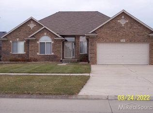 21281 Vesper Dr, Macomb, MI 48044