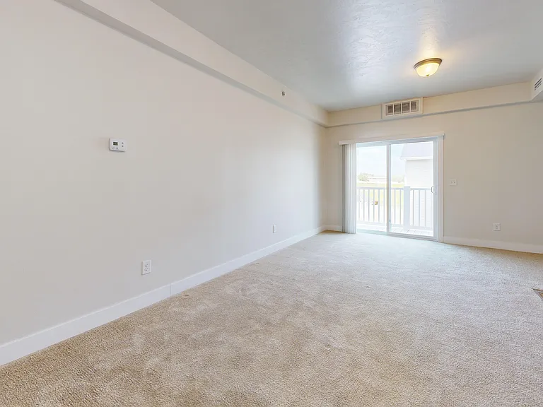 Auburn Ridge Apartments — Photo 34
