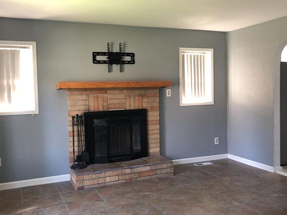 5th image of 140 N James Ave