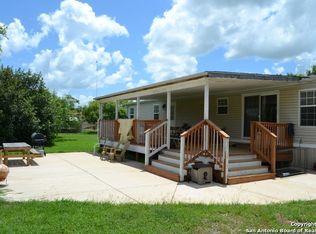 418 Homecrest Dr, La Vernia, TX 78121