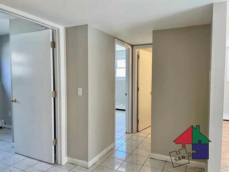 13-17 Warren St — Photo 7
