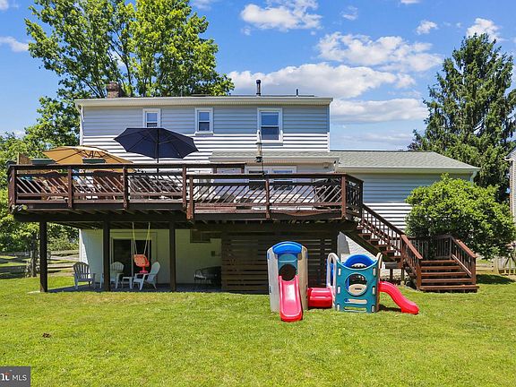 3rd image of 3812 Cherry Valley Dr