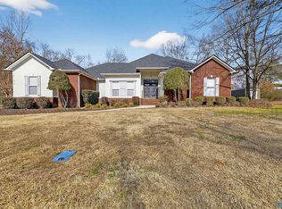 202 Dunaway Trce, Rainbow City, AL 35906