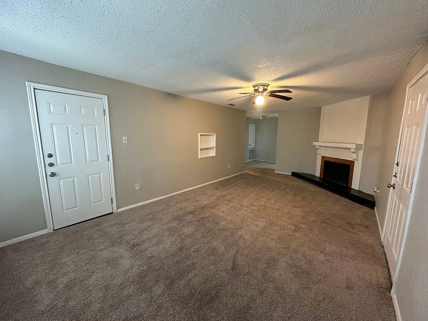 Wonderful first floor unit close to Richland College! — Photo 4