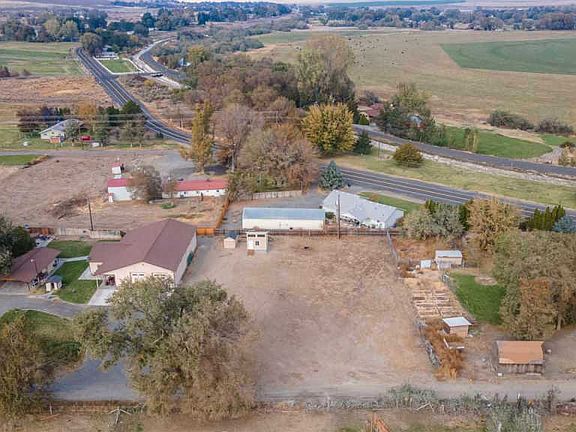 2nd image of 46504 E Drinkard Pr Ne