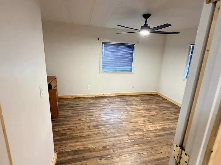 301 Alpine Dr — Photo 4
