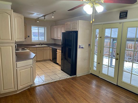 Kitchen/ dining area