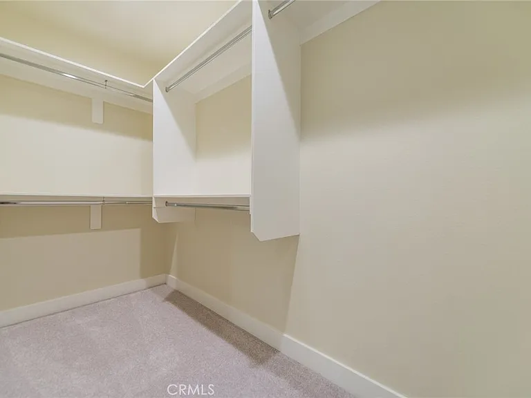 642 W Grand Ave — Photo 16
