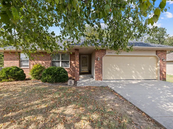 3253 E Colonial Street, Republic, MO 65738