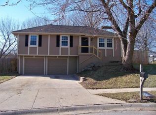 900 Wilderness Ct, Liberty, MO 64068