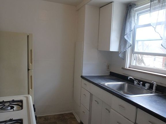 3rd image of 4230 Williamson Pl #2