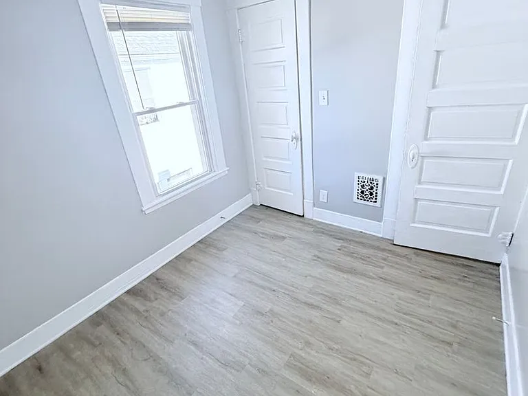 3914 W 21st St — Photo 17