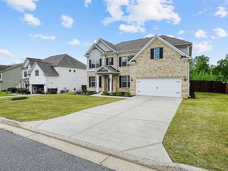 7910 Bristol Valley Dr — Photo 2