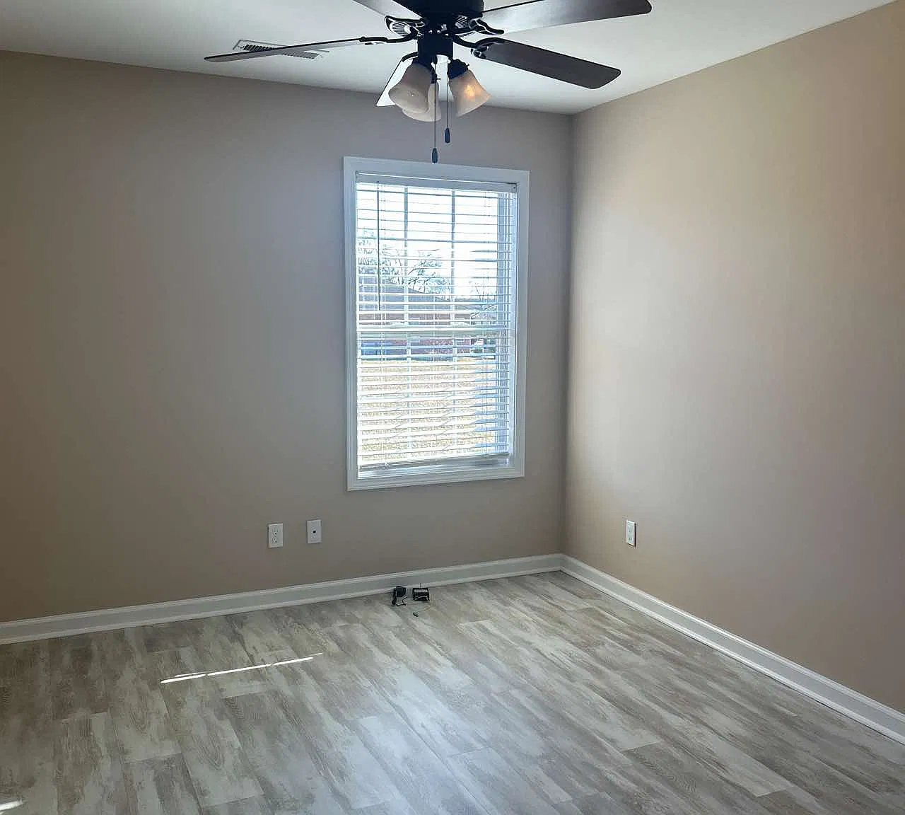 2 bed, 1000 sqft, $900 — Photo 3