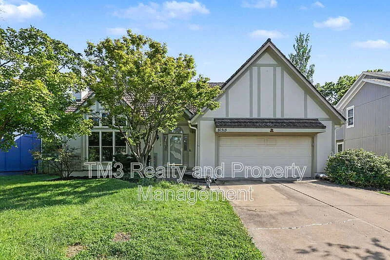 3 bed, 2.5 bath, 2943 sqft, $2,700 — Photo 2