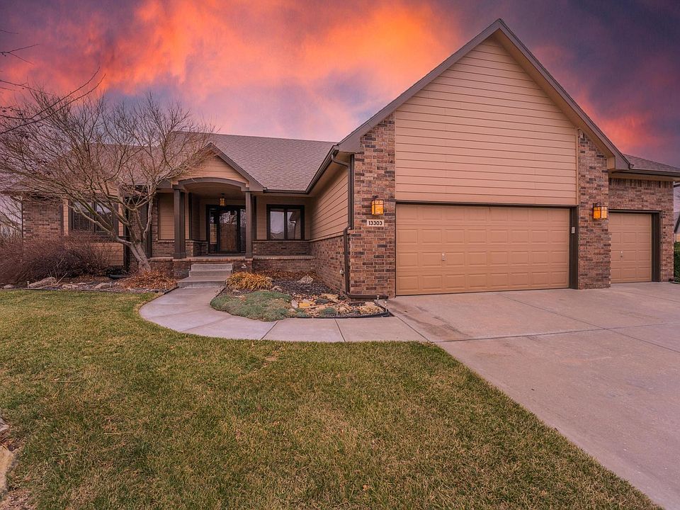 1st image of 13303 E Tallowood Ct