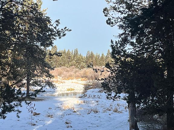 3rd image of 52347 Glenwood Dr