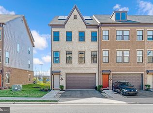 3088 Alan Shepard St, Herndon, VA 20171