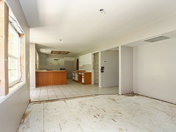 4th image of 7200 Kellogg Dr NE