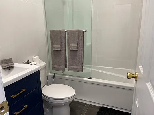 Rented by 18 REALTY | media 41