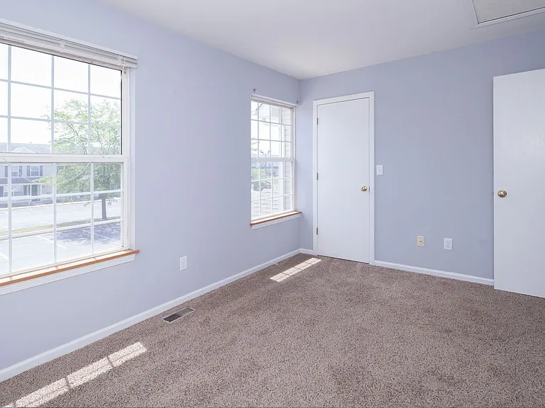 855 Regent Dr — Photo 13