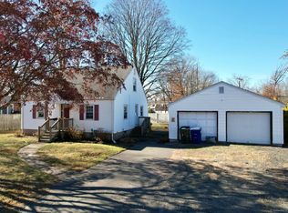 33 Buckland St, Plantsville, CT 06479