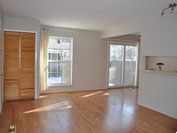 4th image of 2651 Fenwick Ct