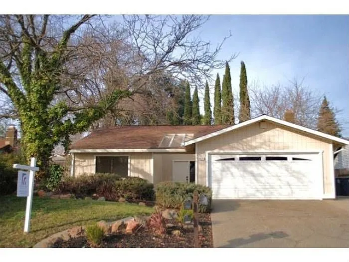 6517 Carmelwood Dr photo 1