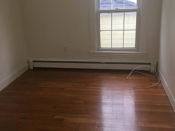4th image of 156 Washington St APT 2